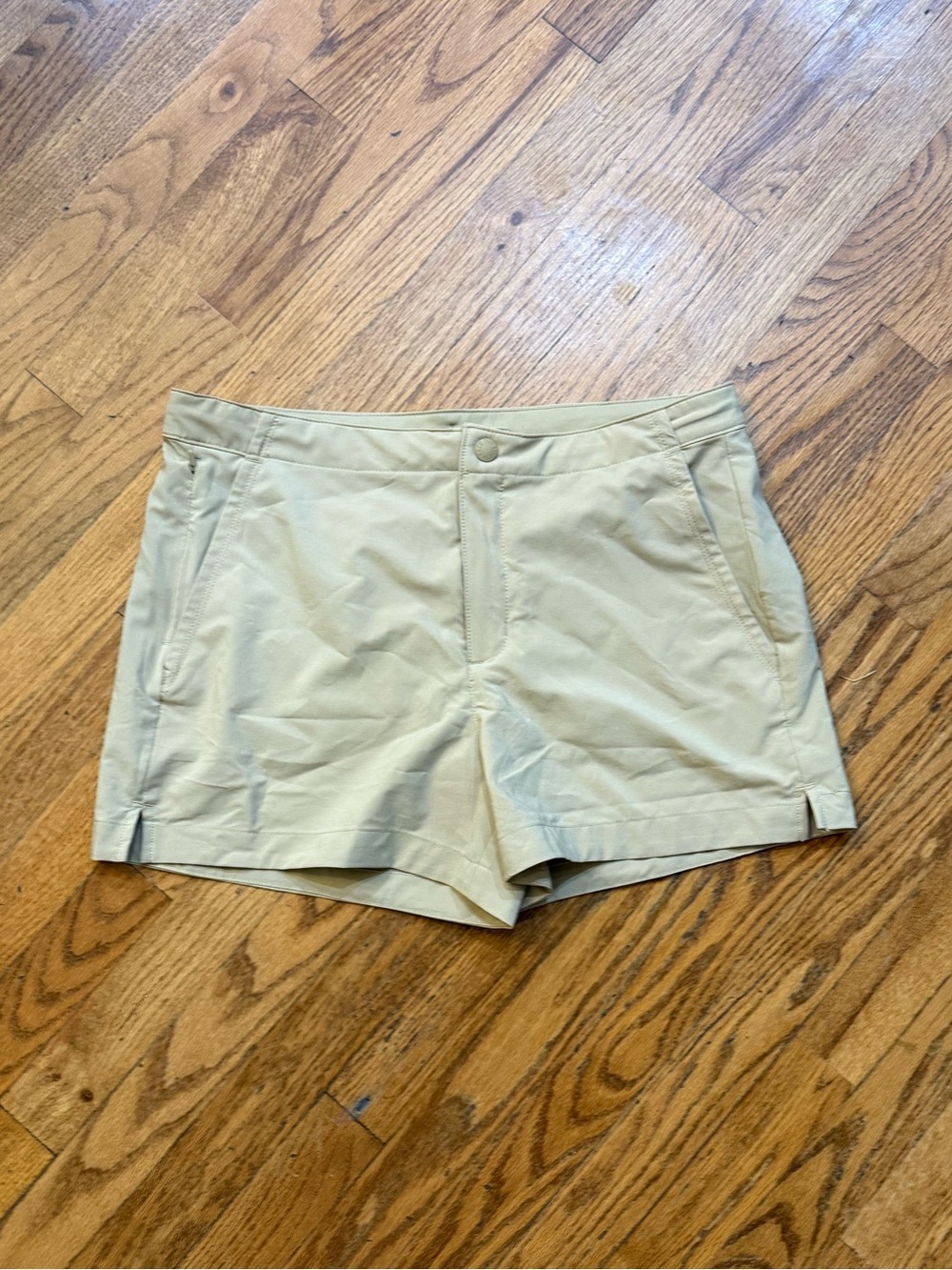 NWT The North Face Women's Light Khaki Outdoor Shorts size: 12